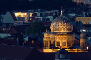 Berlin, Synagugue in Oranienburger Stra&szlig;e; photograph by Vincent Mosch
